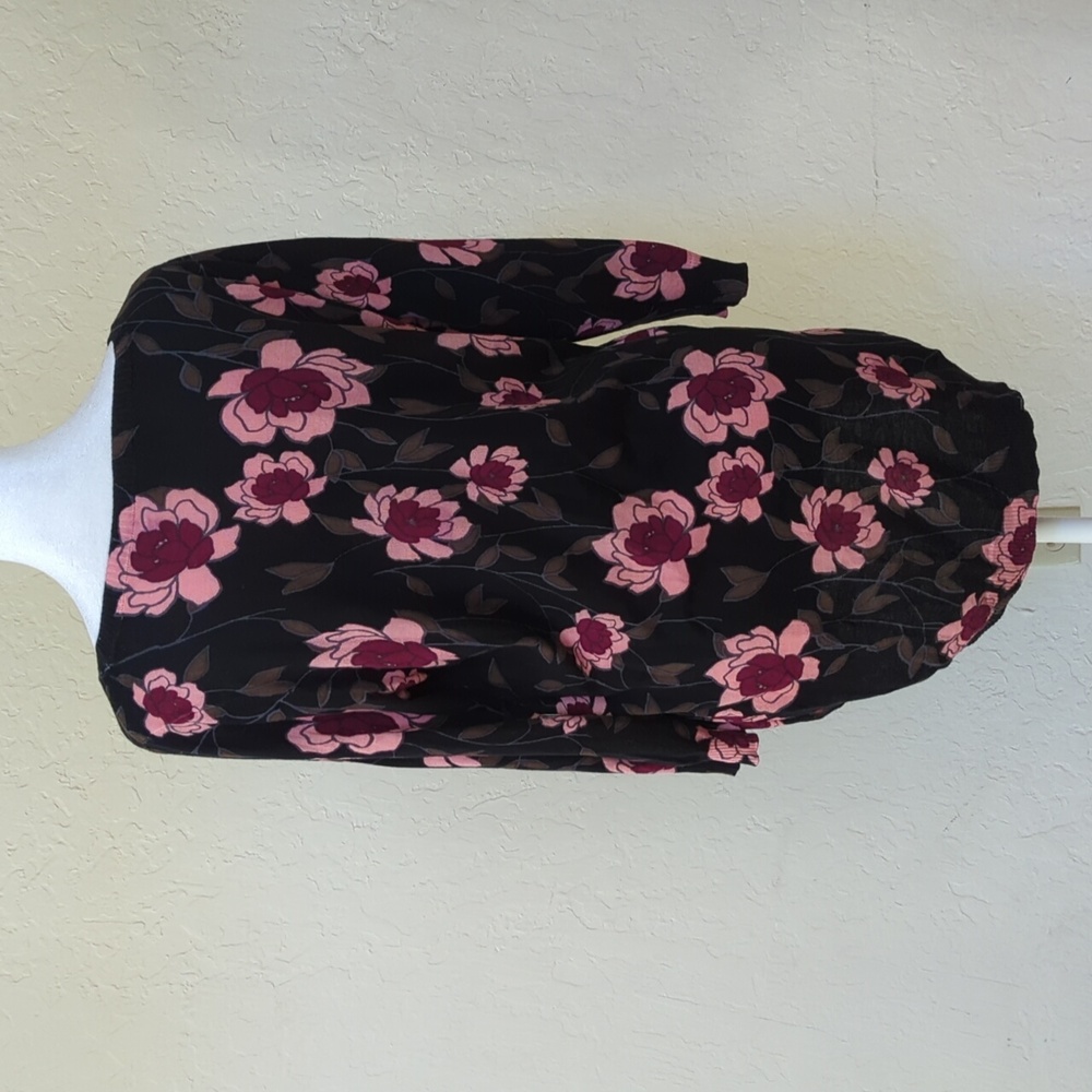 The Limited Black Dark Floral Lightweight Boatneck Tunic Sweater Size Medium - Picture 5 of 7